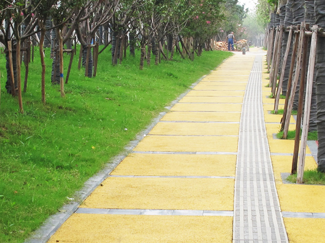 機(jī)動(dòng)車步道