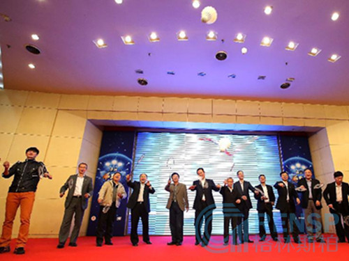 “誰是球王”第二季 二代硅PU球場(chǎng)讓你提高運(yùn)動(dòng)成績(jī)