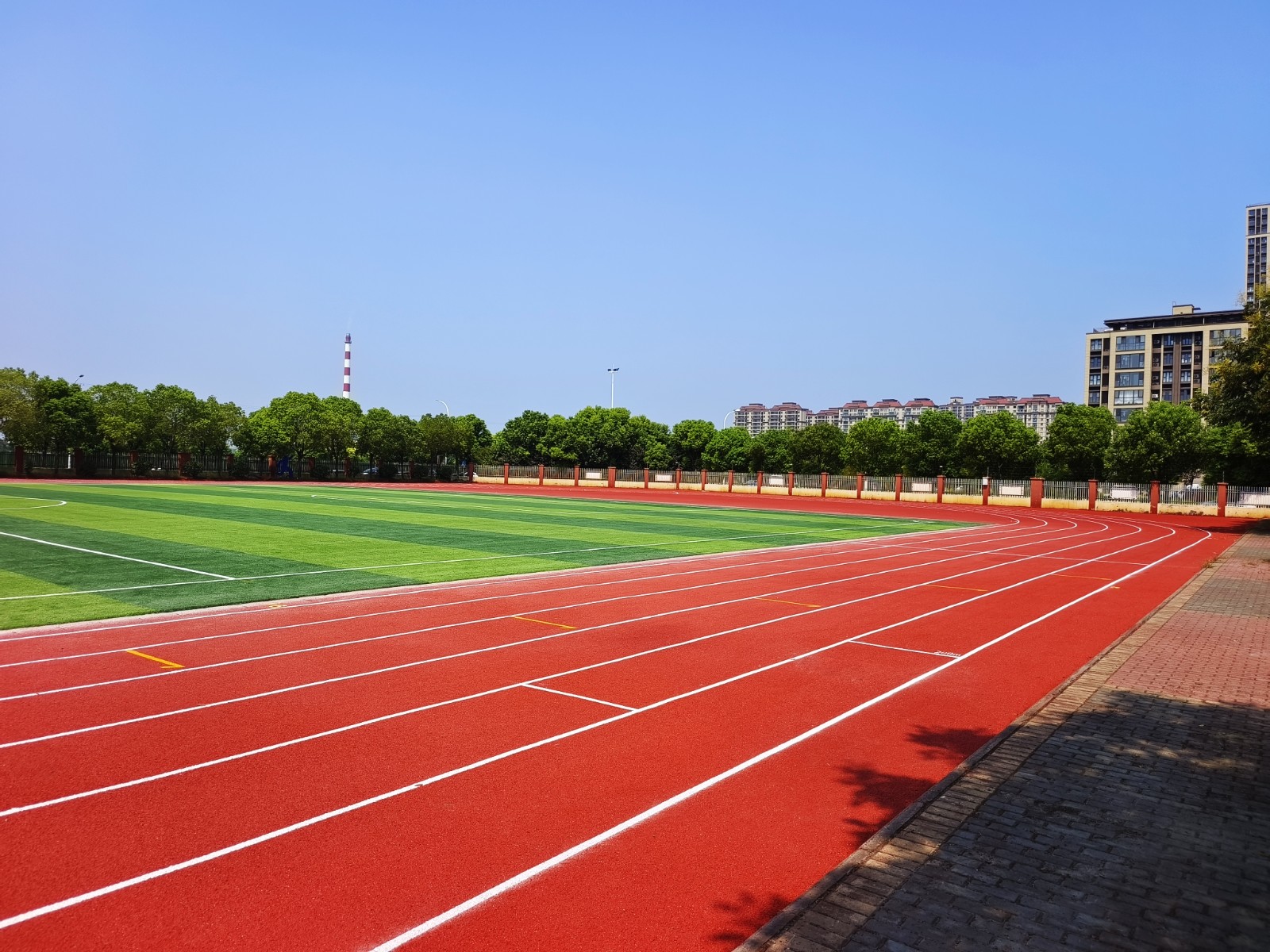 海安市海陵中學(xué) (2p)